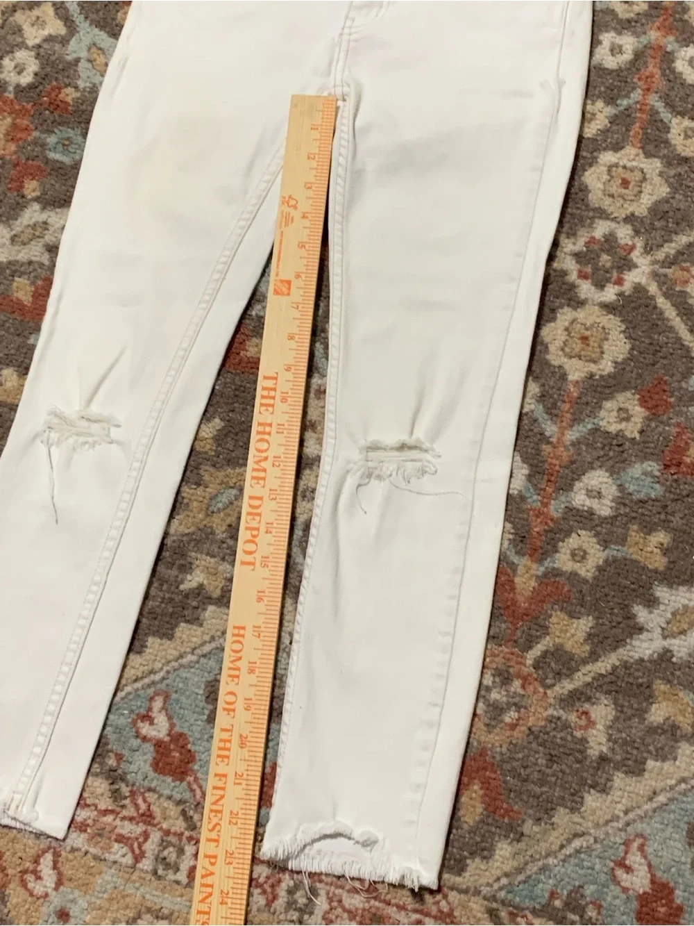 Free People White Distressed Skinny Jeans size 25